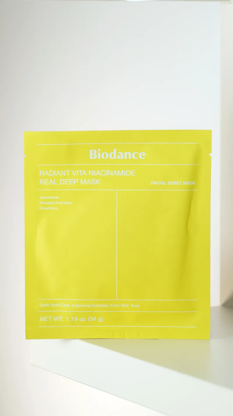 Освітлювальна гідрогелева маска для обличчя Biodance