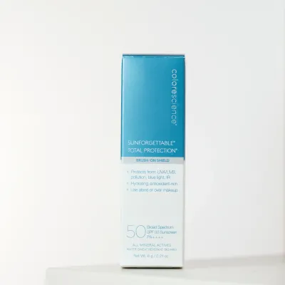 Сонцезахисна пудра з пензлем SPF 50 Colorescience
