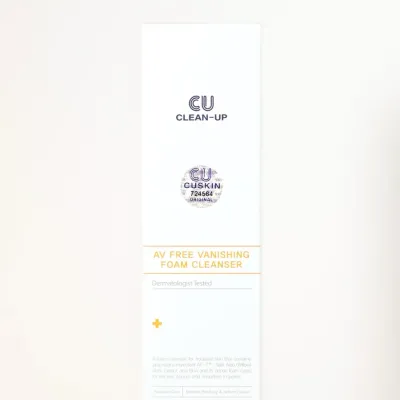 Очищуюча пінка із каламіном та саліциловою кислотою CU Skin