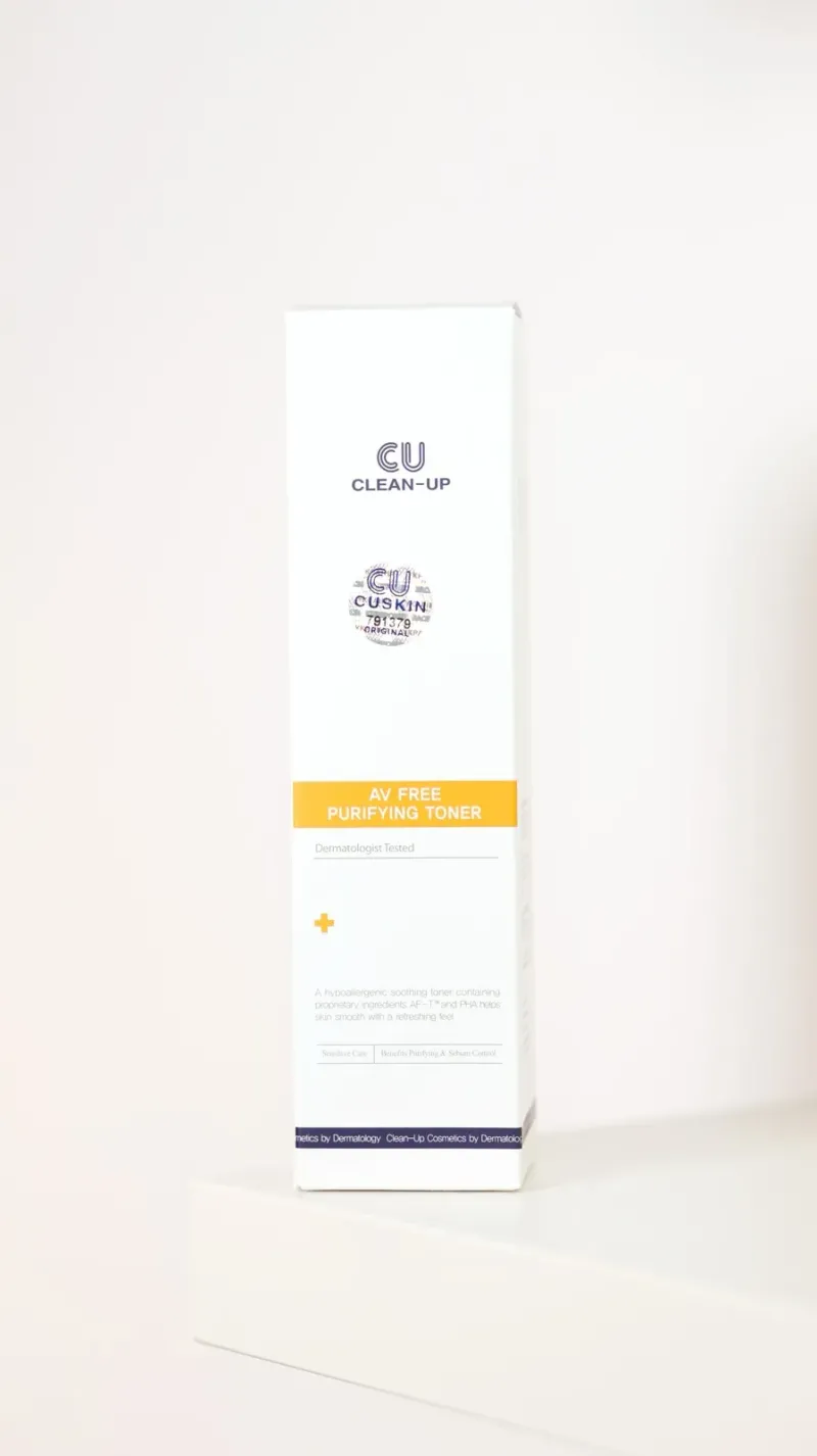 Очищаючий тонер для проблемної шкіри CU SKIN