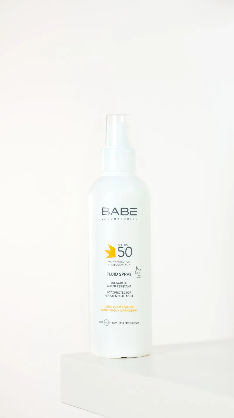  Сонцезахисний флюїд-спрей із пантенолом і пребіотиком spf 50 Babe