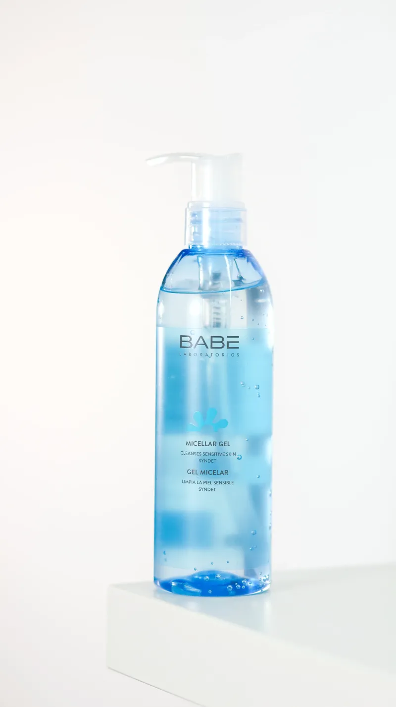 Міцелярний гель для делікатного та глибокого очищення Babe